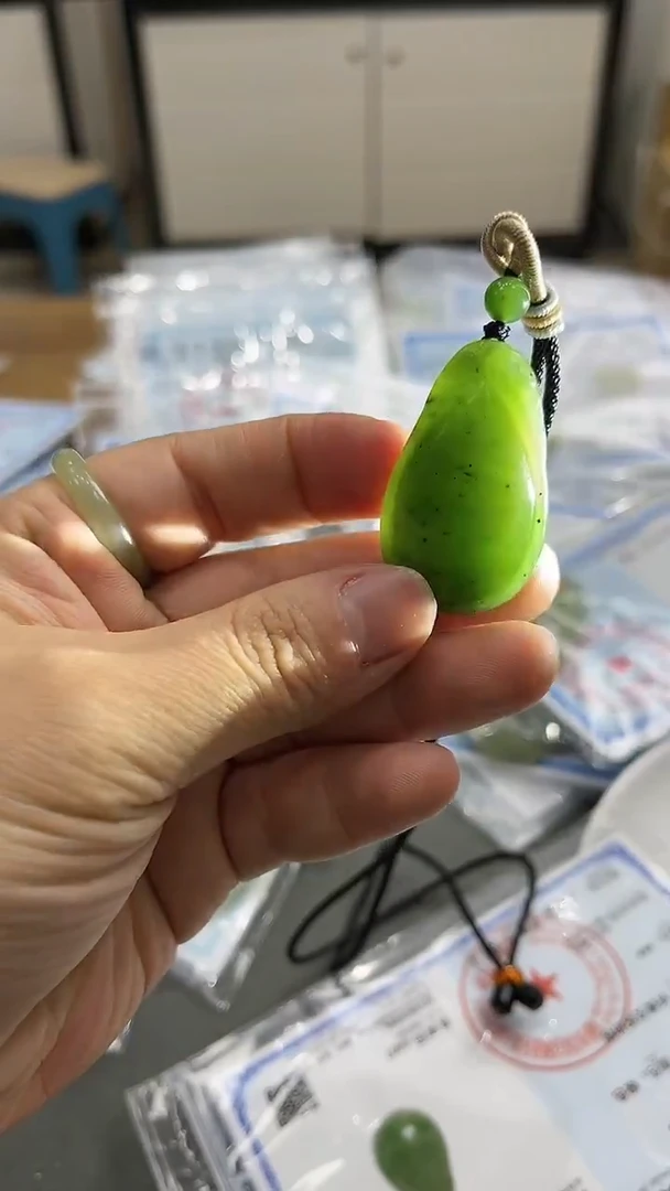 【闪购商品】和田玉颈饰未镶嵌碧玉福贝