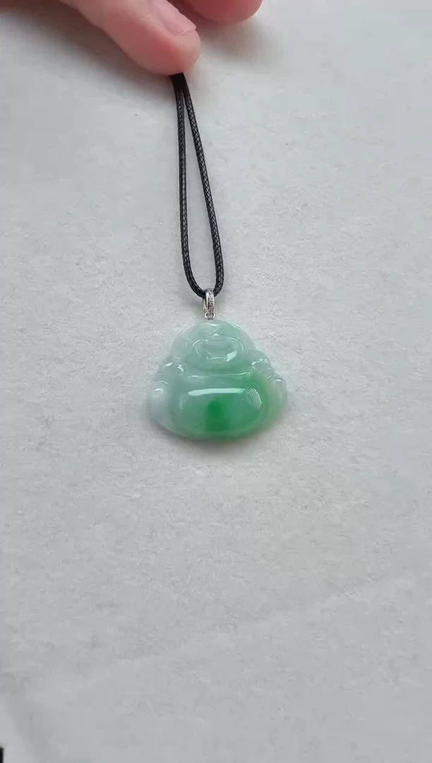 颈饰18K金镶嵌翡翠挂件