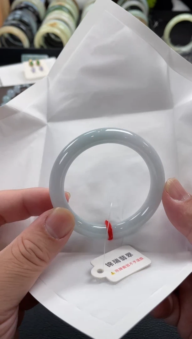 【闪购商品】翡翠手镯未镶嵌52圆条