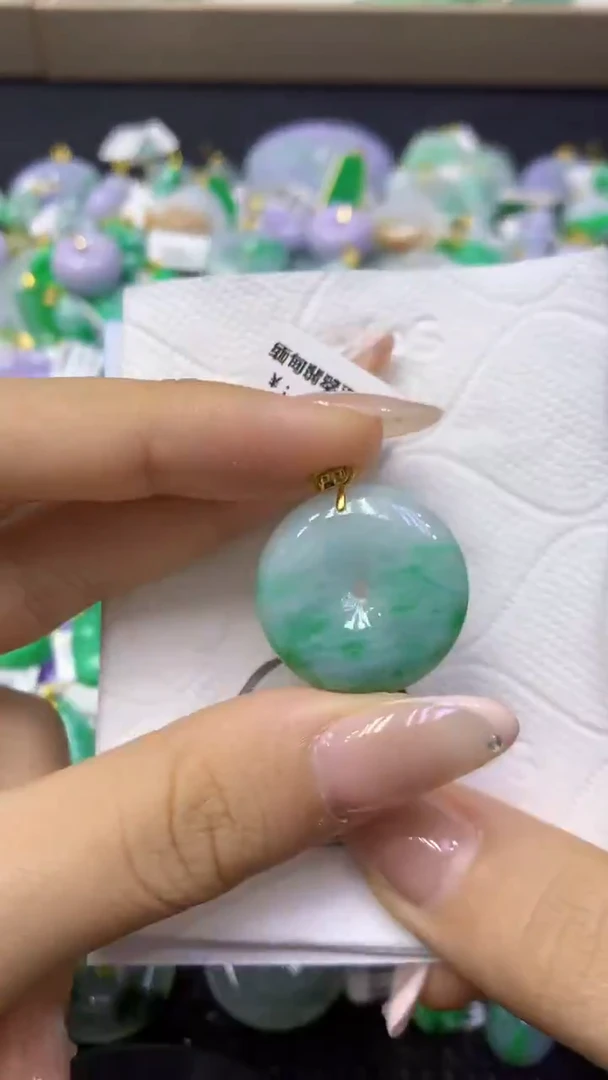 颈饰未镶嵌翡翠天然缅甸翡翠A货