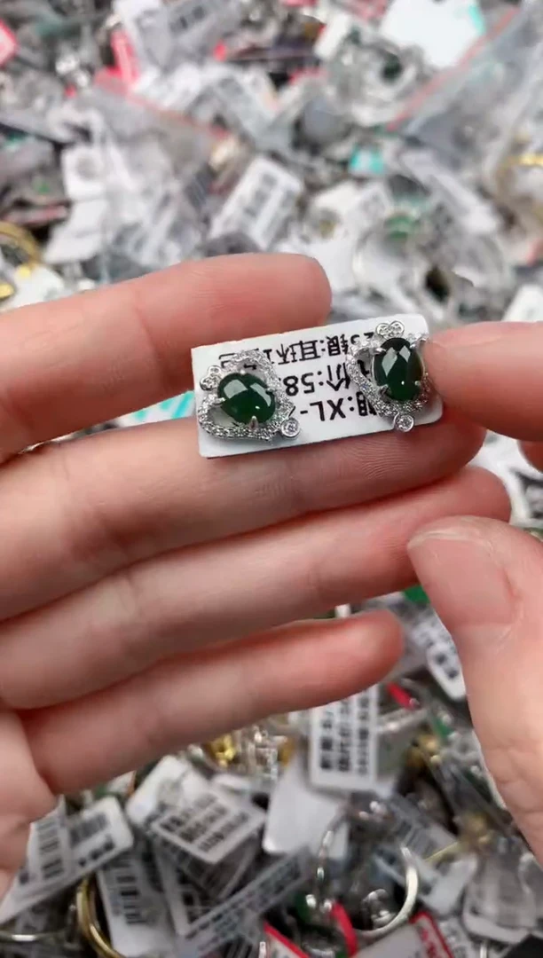 银S925镶嵌戒指翡翠666        8