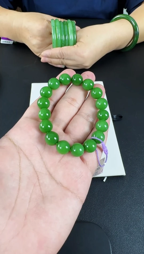 颈饰未镶嵌和田玉（碧玉）约12MM