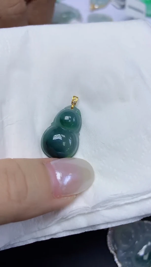 翡翠18K金镶嵌颈饰天然缅甸翡翠A货