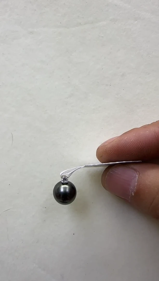 18K金镶嵌海水珍珠吊坠(不含链)大溪地吊坠11mm