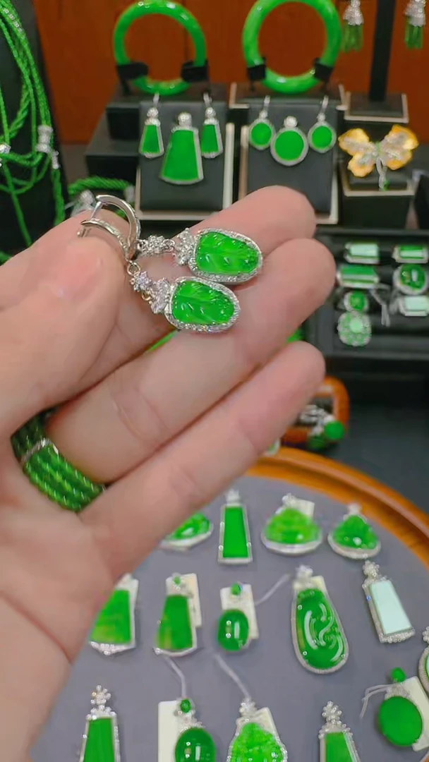 【闪购商品】翡翠耳饰未镶嵌天然A货翡翠