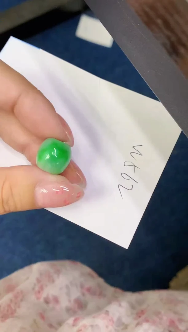 翡翠未镶嵌颈饰缅甸天然翡翠A货