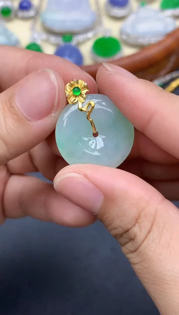 颈饰18K金镶嵌翡翠143-中国好珍宝