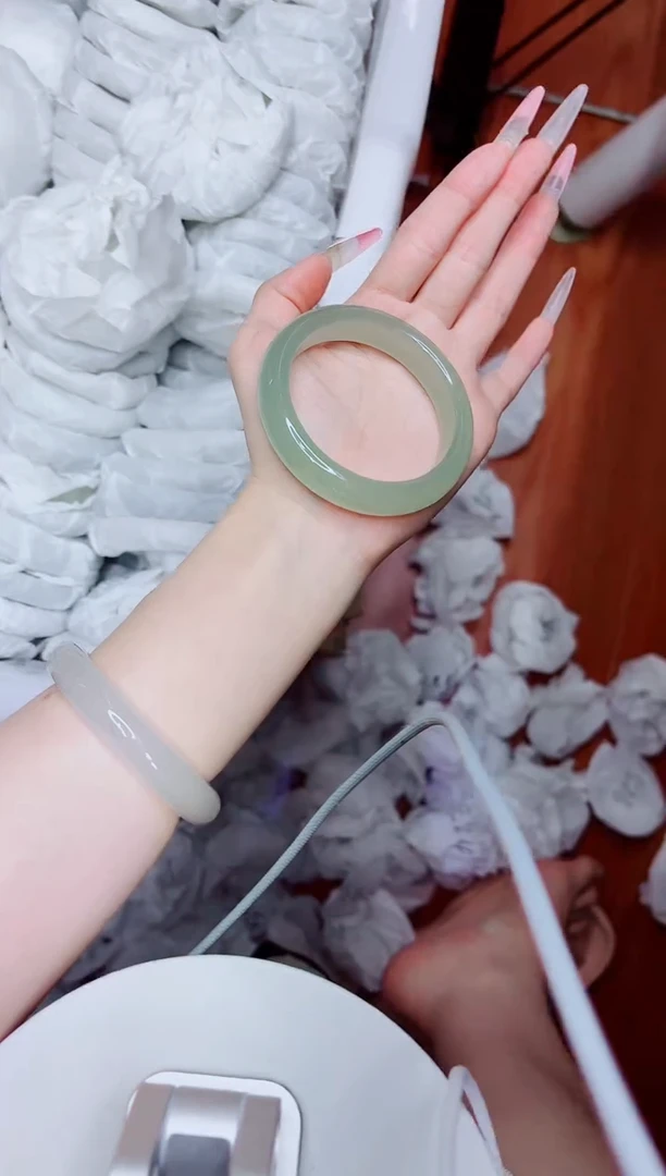 石英质玉手镯未镶嵌120/57.9