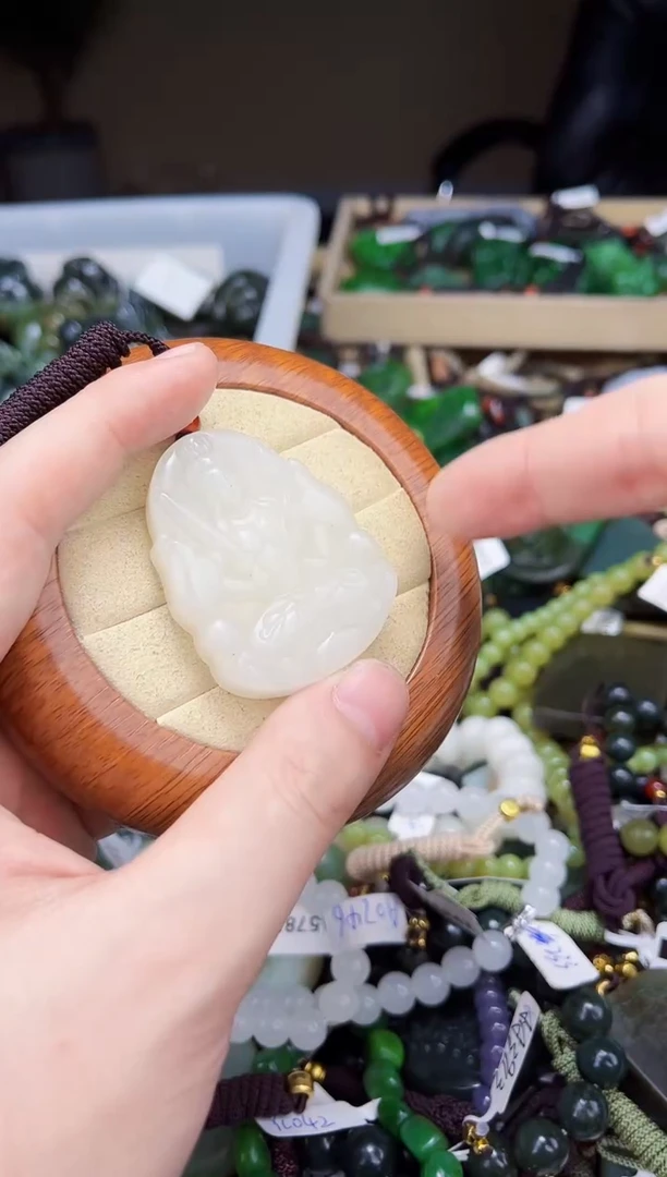 玉未镶嵌一拍一发一虎