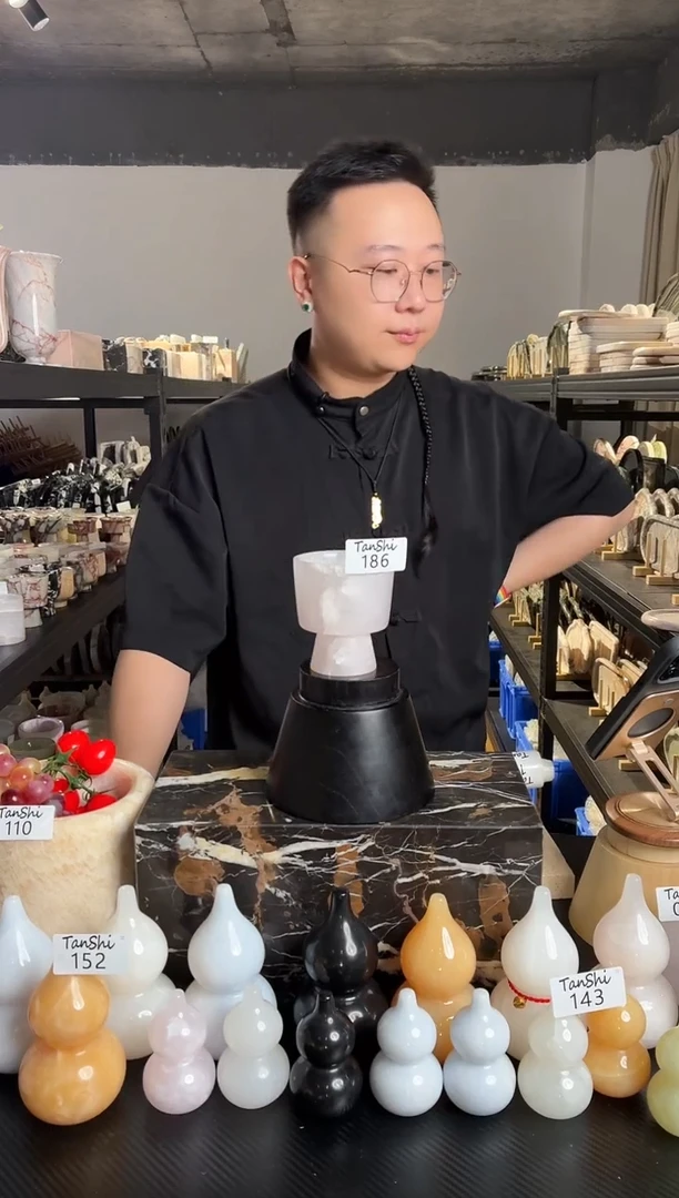 石材186粉玉大王杯