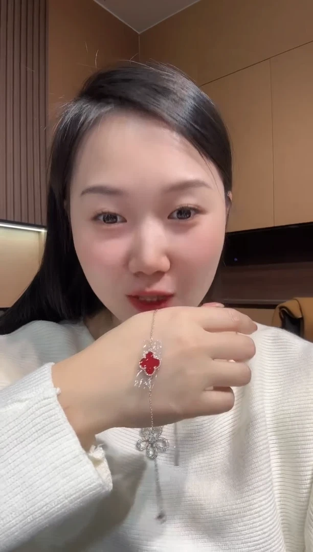 【闪购商品】玛瑙/玉髓手链18K金镶嵌红色k黄，单花四叶草手链GHJ