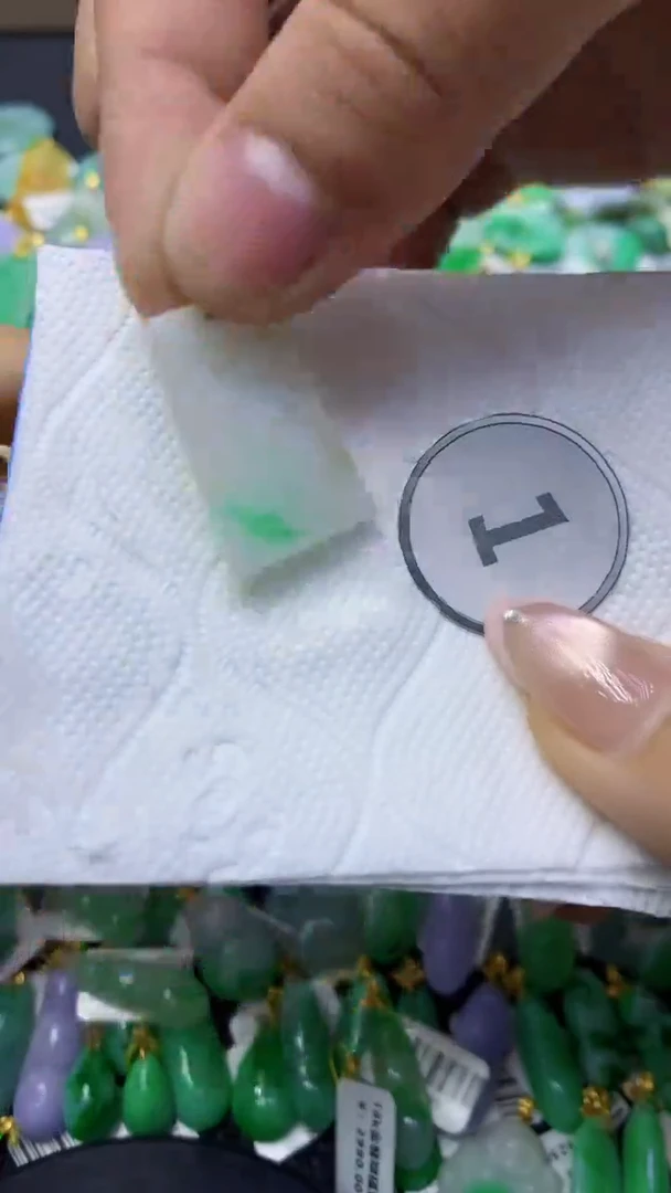 颈饰未镶嵌翡翠天然缅甸翡翠A货