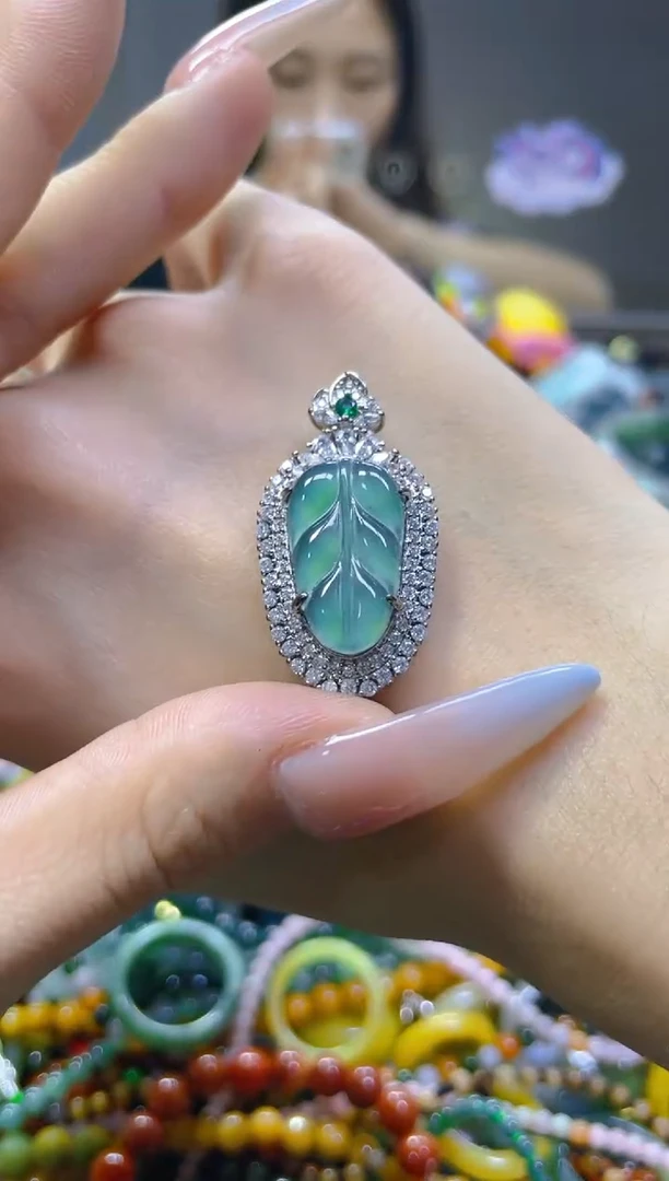 翡翠未镶嵌颈饰/E/翡翠A货，一件也是批发价