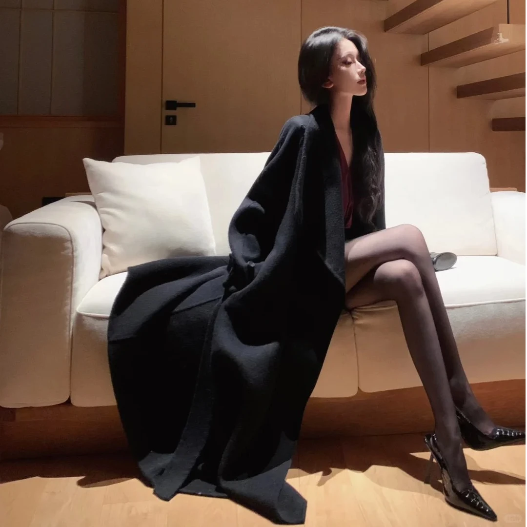 法式网红气质高级感简约系带长款外套配辣妹皮革拼接性感包臀短裙