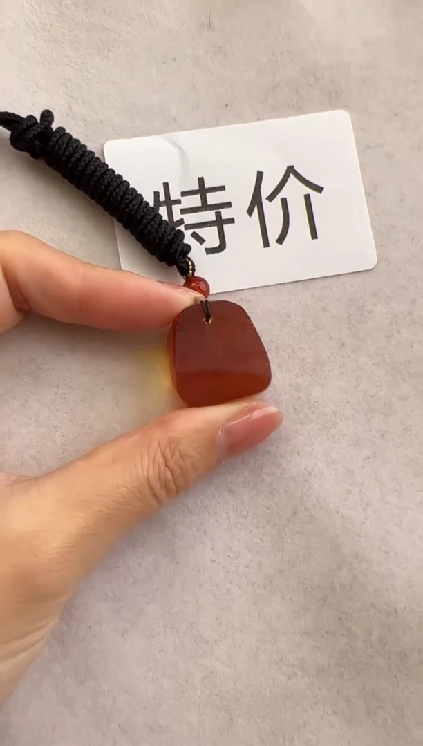 【闪购商品】琥珀裸石未镶嵌10210021-吊坠