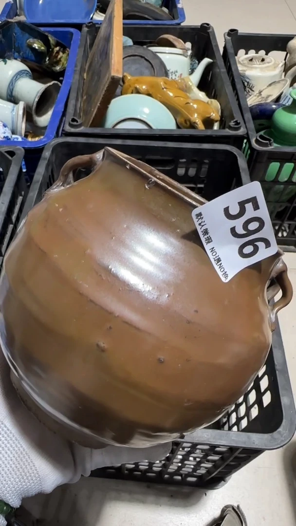 瓷片阿*亿容工艺品596