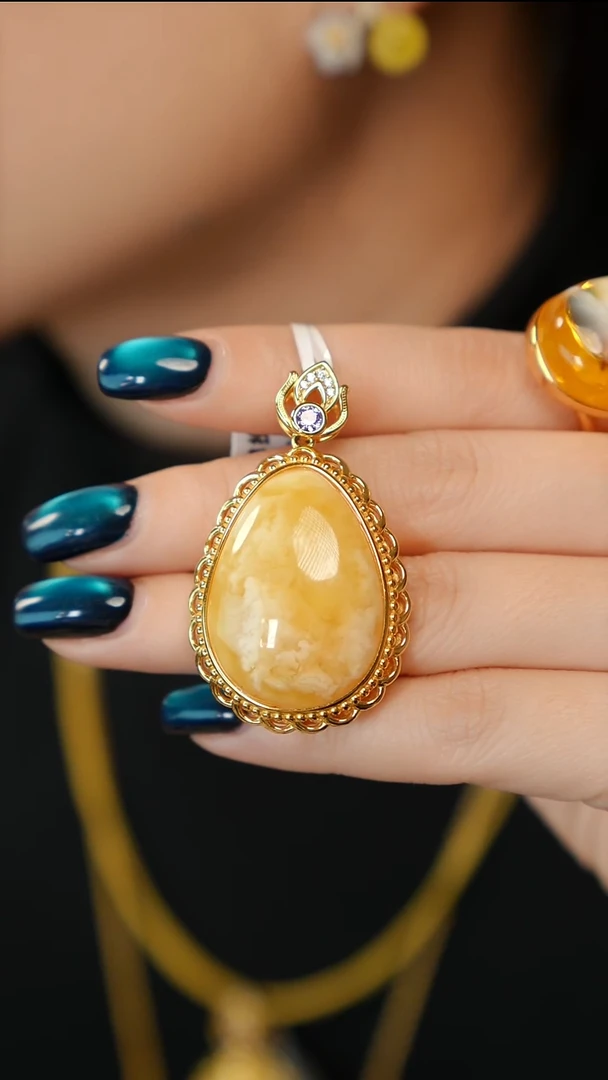 蜜蜡吊坠(赠链)银S925镶嵌浓白妖花吊坠