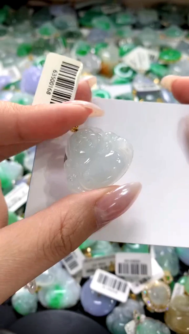 颈饰18K金镶嵌翡翠1