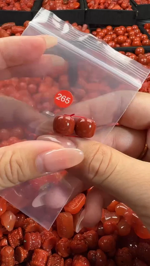 颈饰未镶嵌南红玛瑙1