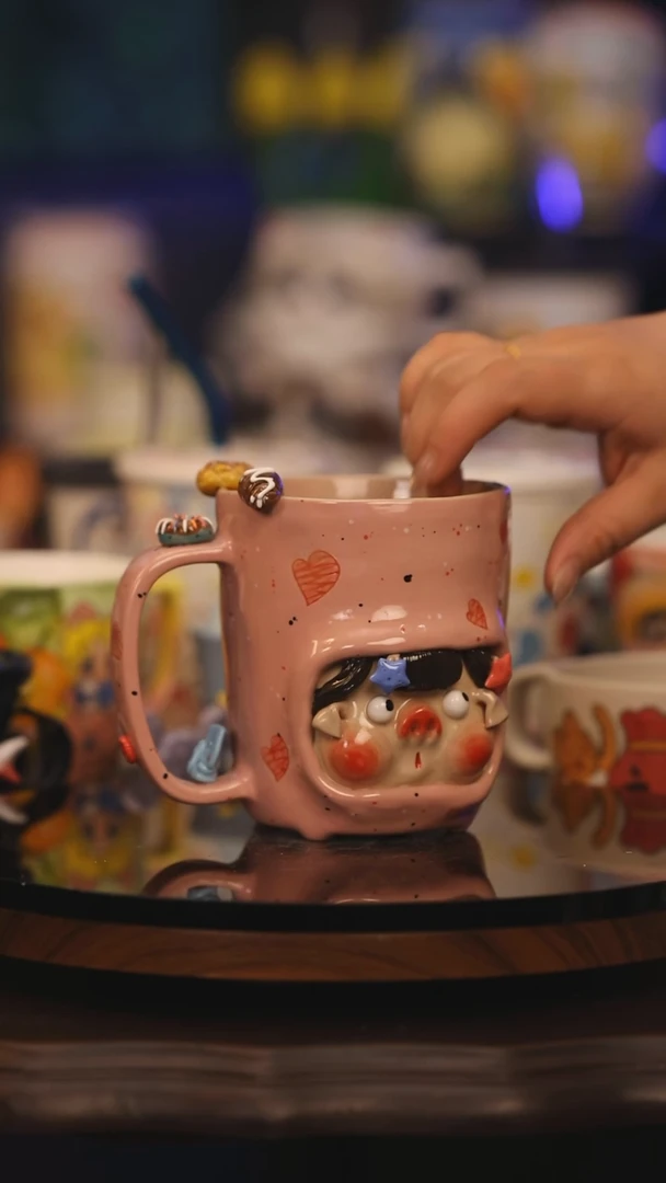 【闪购商品】摆件景德镇釉下彩绘设计师款式陶瓷