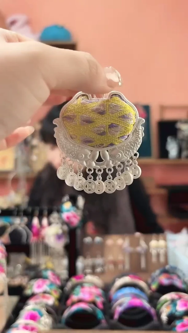 织绣艺枝独绣手工饰品78