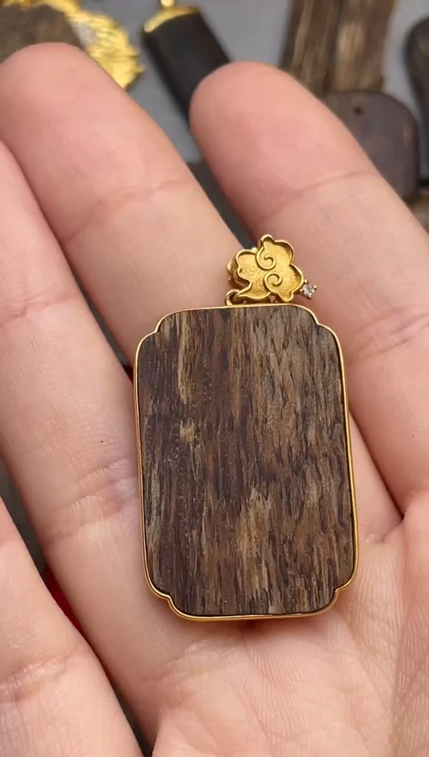 沉香吊坠M*n沉香吊坠4