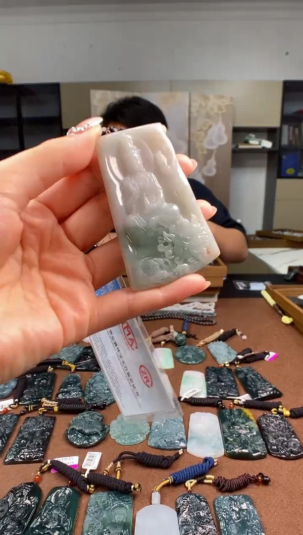 颈饰未镶嵌翡翠多样性发其一