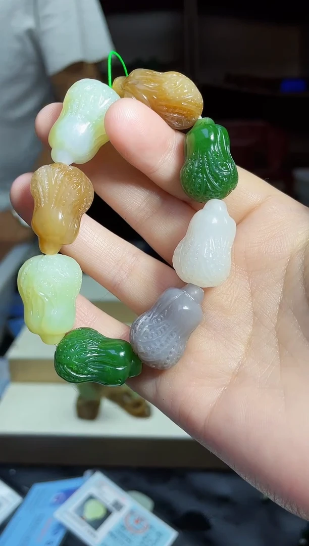 和田玉未镶嵌颈饰1