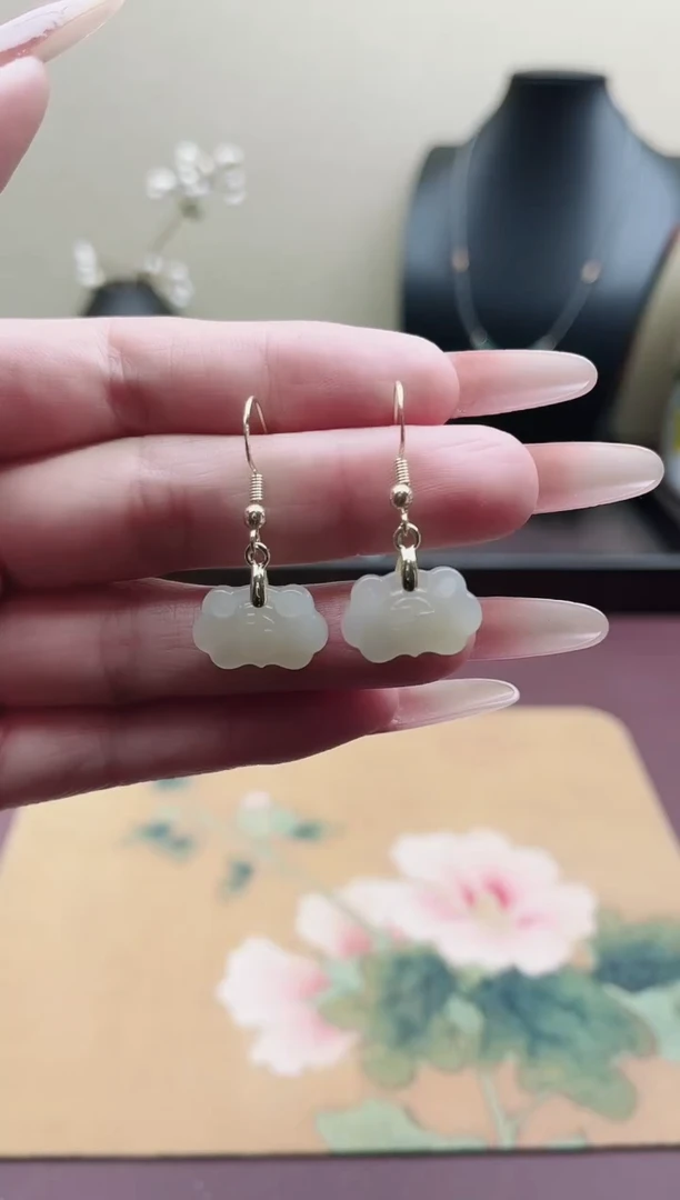 未镶嵌和田玉耳饰00和田玉如意锁