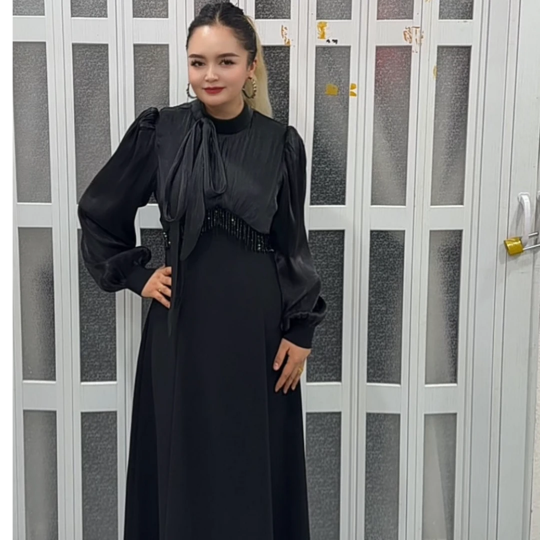 26年 新款 不褪色秋季冬季前开叉设计连衣裙裙子女士秋冬长款时尚