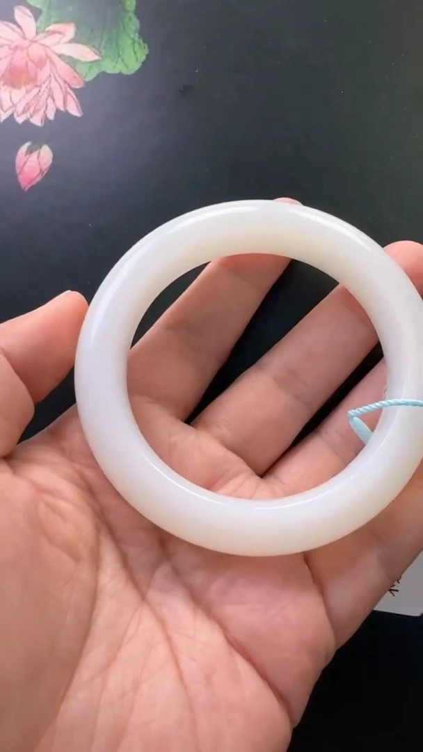 和田玉手镯未镶嵌手镯