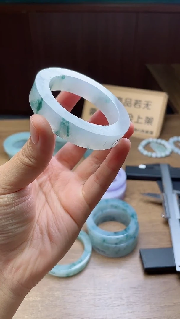 定制翡翠手镯未镶嵌八***十定制