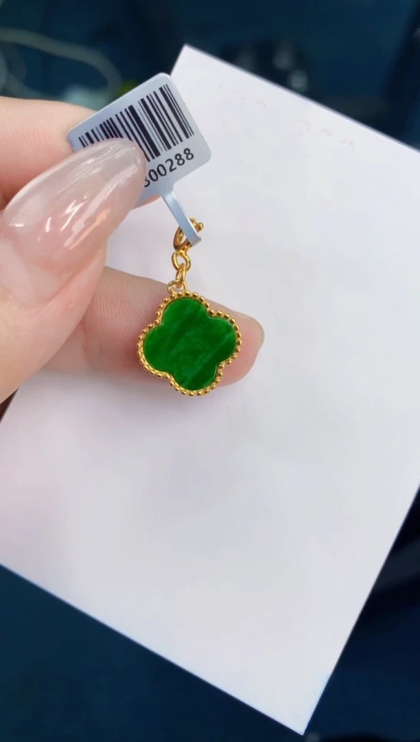 翡翠未镶嵌颈饰1