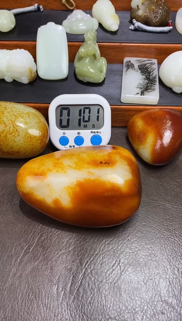 未镶嵌和田玉摆件厚****.和田玉