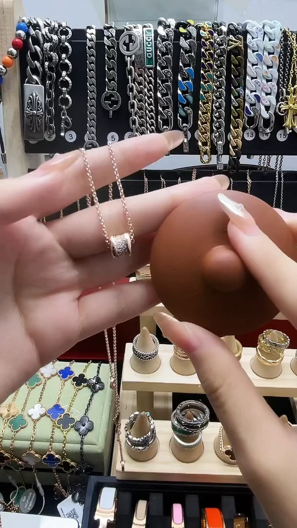 瓷片jkkhkgjmghjggkj555