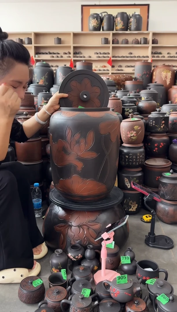 罐瑕疵 线雕  荷花 三号 水缸36升 高51cm  288