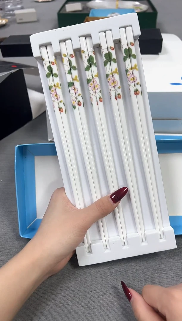 【闪购商品】瓷片新号开播不计成本欢迎点菜！