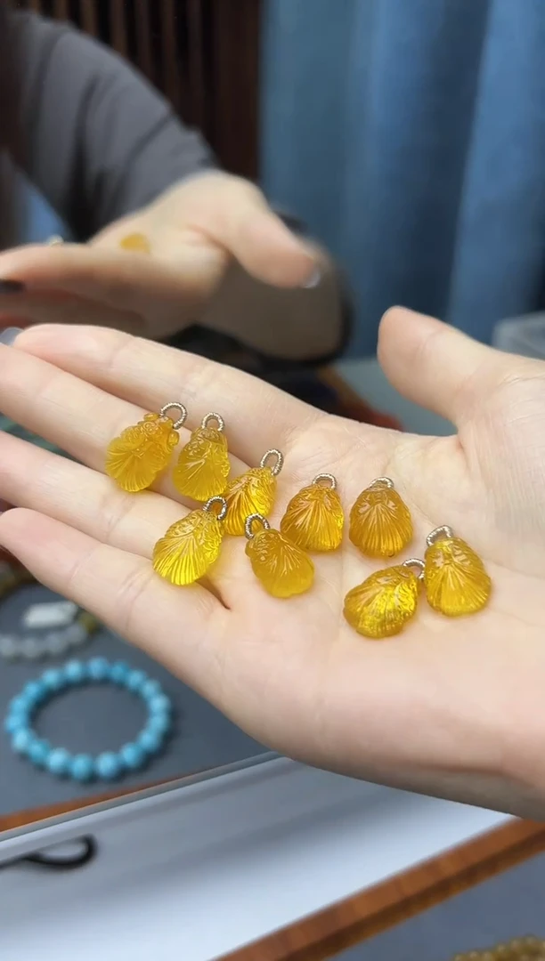 蜜蜡颈饰未镶嵌蜜蜡金鱼配饰DN多样性发其一