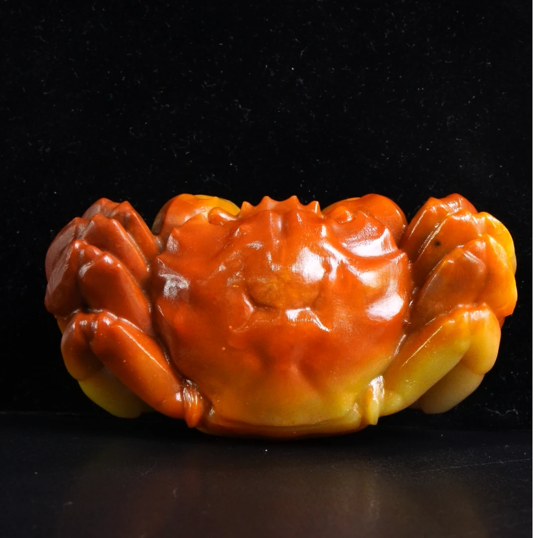 34寿山石三彩高山八方来财手把件144.2克8.1x4x3.3cm