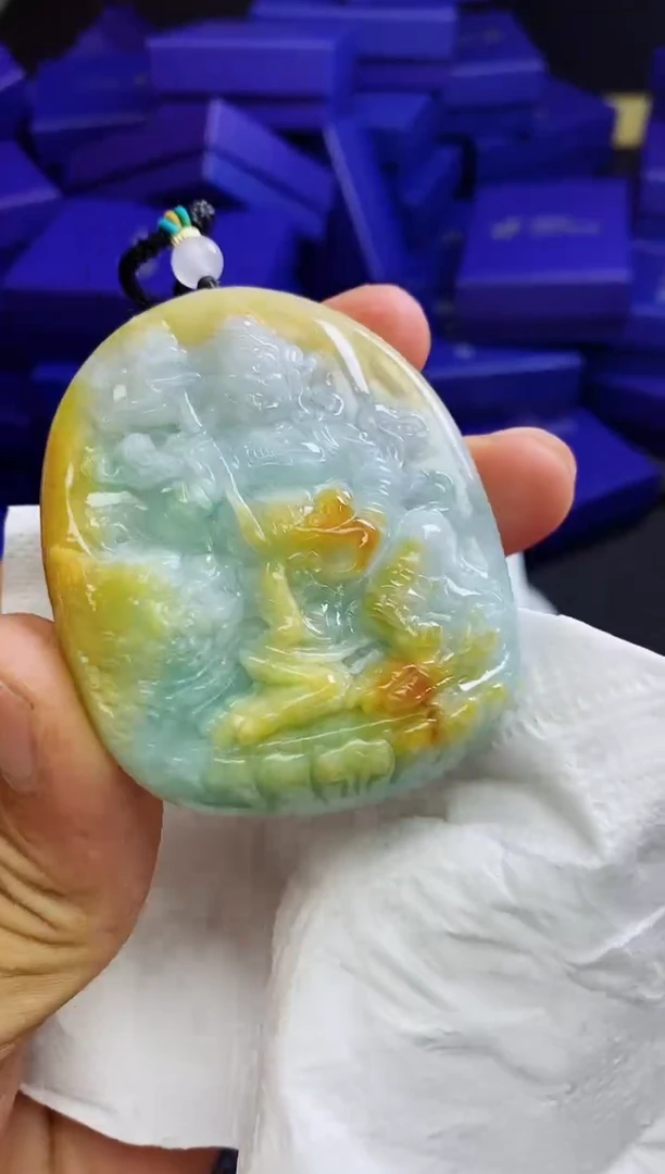 翡翠未镶嵌颈饰