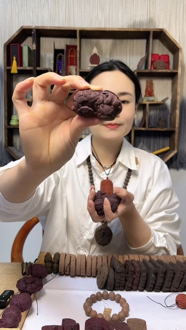 【闪购商品】泥塑玫瑰貔貅手把件微瑕