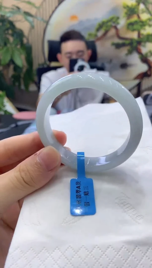 翡翠手镯未镶嵌8768