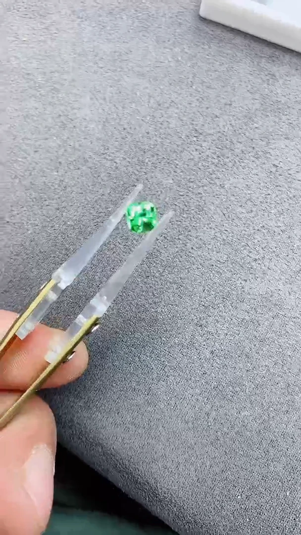 未镶嵌裸石石榴石（沙弗莱）1.03ct