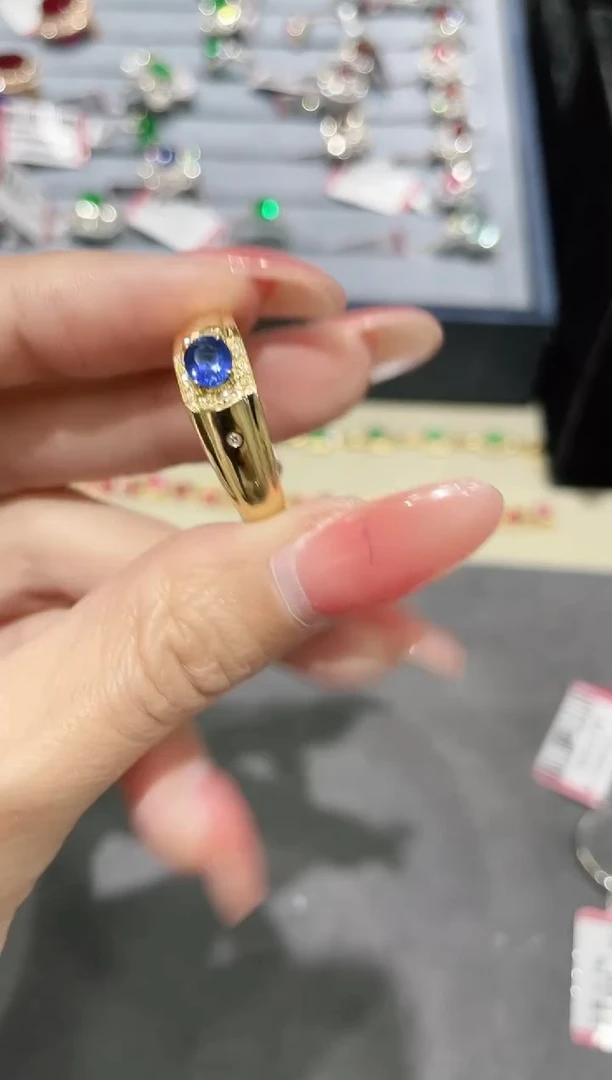 戒指蓝宝石18K金镶嵌戒指