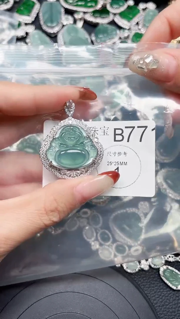 【闪购商品】翡翠颈饰未镶嵌赠皮绳771