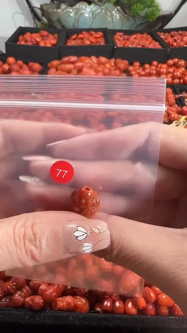 颈饰未镶嵌南红玛瑙1