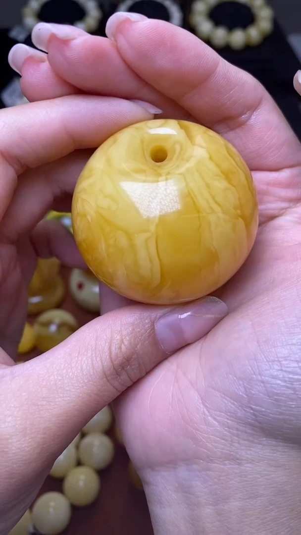 未镶嵌琥珀裸石小*洋葵. 74