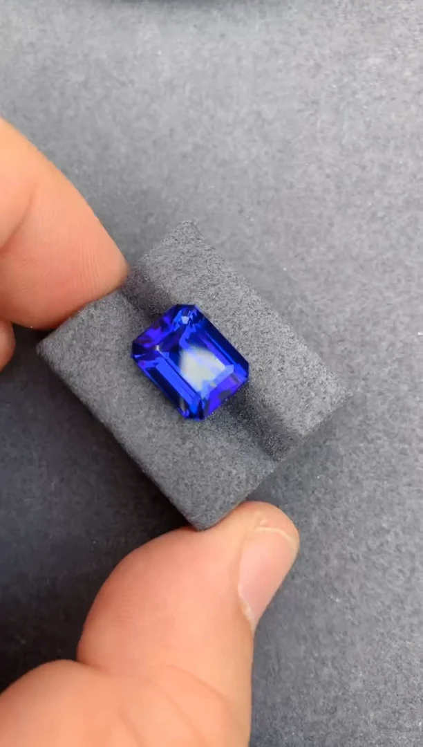 未镶嵌裸石坦桑石7.5ct 坦桑石