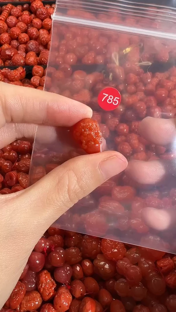 颈饰未镶嵌南红玛瑙1