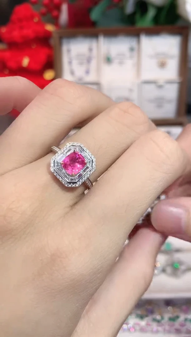 18K金镶嵌戒指尖晶石1.42ct/天然宝石/七天无理由